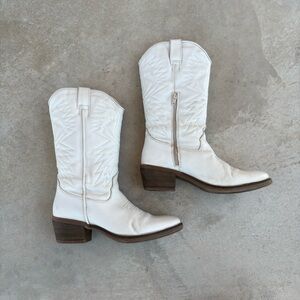 White Steve Madden Cowgirl Boots Size 10